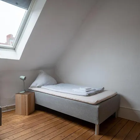 Lägenhet Stadtwohnungen Linden - Im Dachgeschoss Hannover